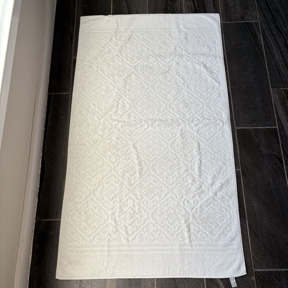Terrisol Sculpted Scroll Bath Towel White Brazil 100% Cotton